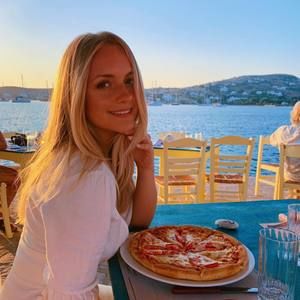 Meet your Posher, Lina